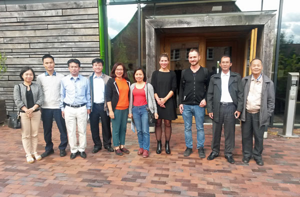Vietnamese delegation with CPEP project manager Fabian Stolpe (UfU, 3rd from right) and SEEMLA project manager Wibke Baumgarten (FNR, 4th from right) © T. Gabriel